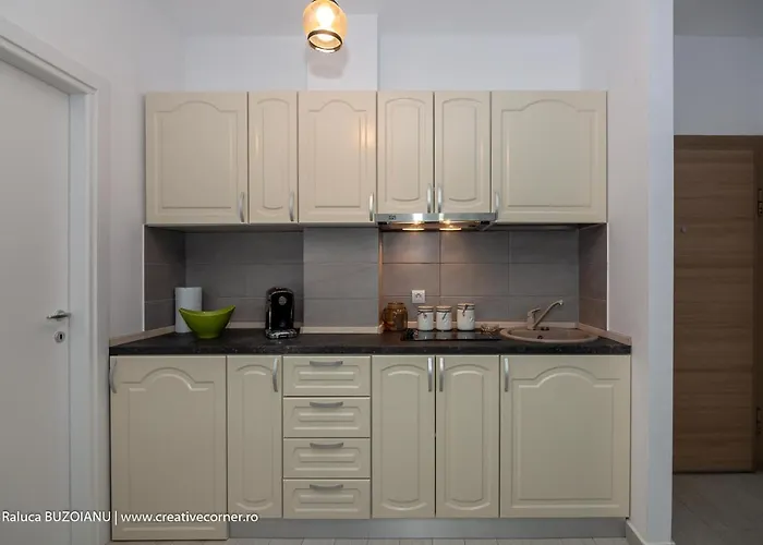 De Silva مامايا