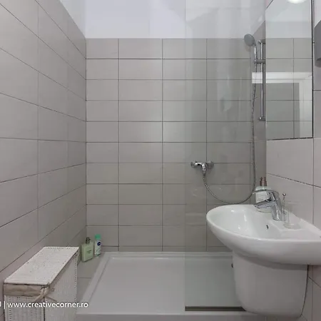 De Silva Apartment *